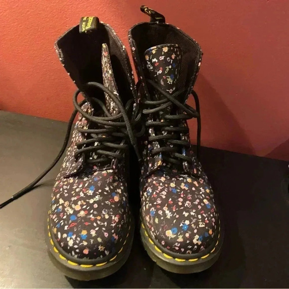 Dr. Martens Floral Canvas Boots - Picture 4 of 8